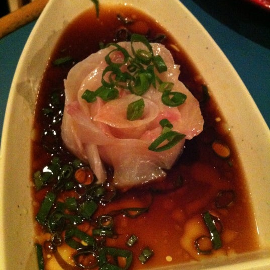 10/14/2012 tarihinde Juliana Y.ziyaretçi tarafından Hokkaido Snooker Sushi Bar'de çekilen fotoğraf