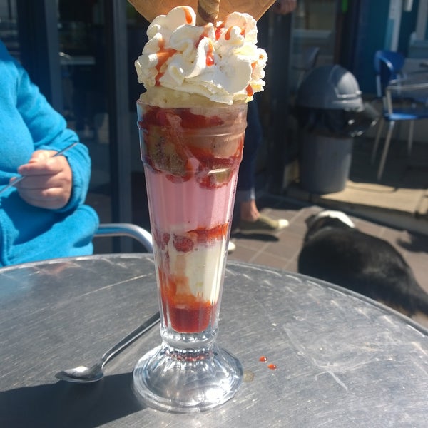 Pietro's Ice Cream & Coffee House Ice Cream Parlor in Porthcawl