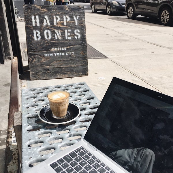 Foto tirada no(a) Happy Bones por Gina em 9/8/2019