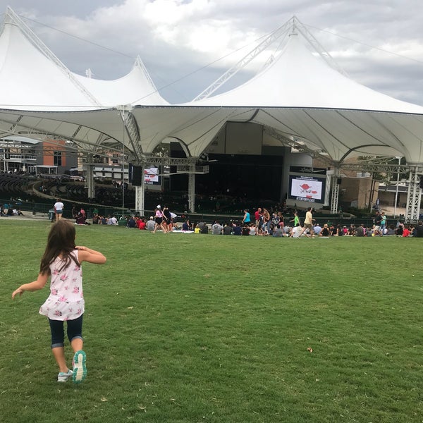 Снимок сделан в Cynthia Woods Mitchell Pavilion пользователем Brianne P. 8/4/2018