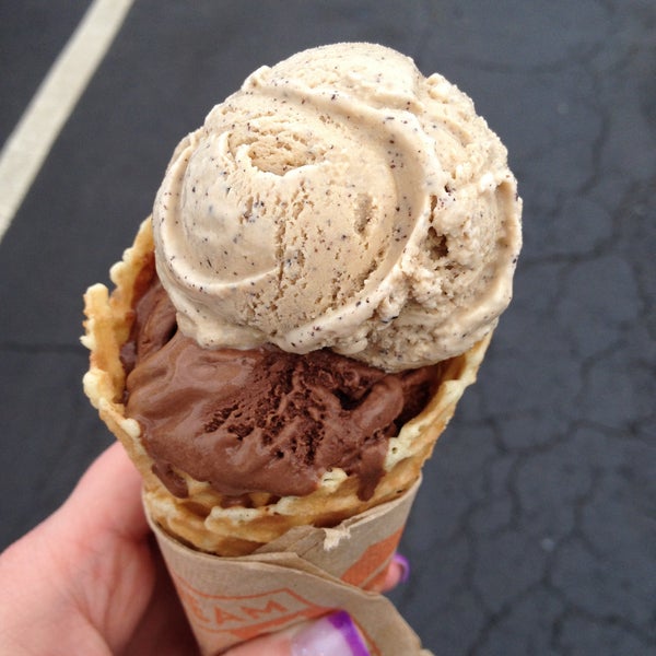 Das Foto wurde bei Jeni&#39;s Splendid Ice Creams von Joni B. am 6/7/2015 aufgenommen