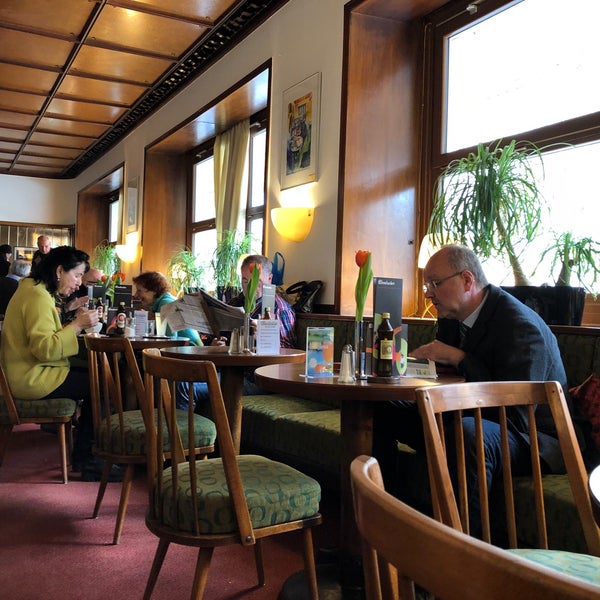 2/7/2019 tarihinde Witold L.ziyaretçi tarafından Café Wernbacher by Didi Maier'de çekilen fotoğraf