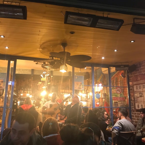 รูปภาพถ่ายที่ Cafe De Cuba โดย Çağlar S. เมื่อ 3/10/2019