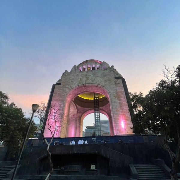 Photo prise au Monumento a la Revolución Mexicana par Charly G. le10/15/2023