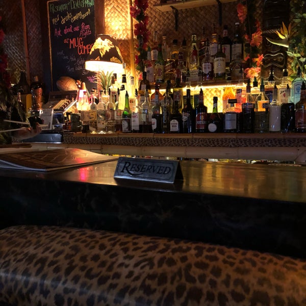 4/26/2019 tarihinde AKBziyaretçi tarafından Hala Kahiki Tiki Bar &amp; Lounge'de çekilen fotoğraf