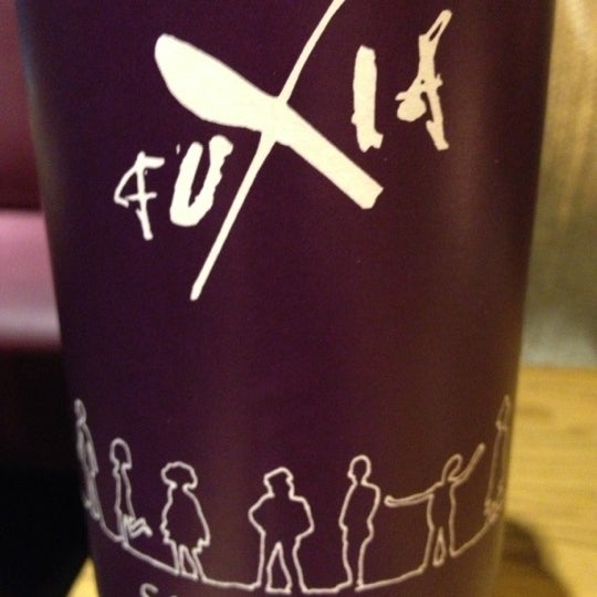รูปภาพถ่ายที่ Fuxia โดย Kelli U. เมื่อ 10/23/2012