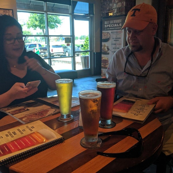 Photo taken at BJ&#39;s Restaurant &amp; Brewhouse by Shane R. on 7/11/2019