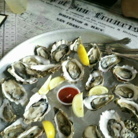 Can't beat dollar oysters and modelo beer bucket specials during happy hour.