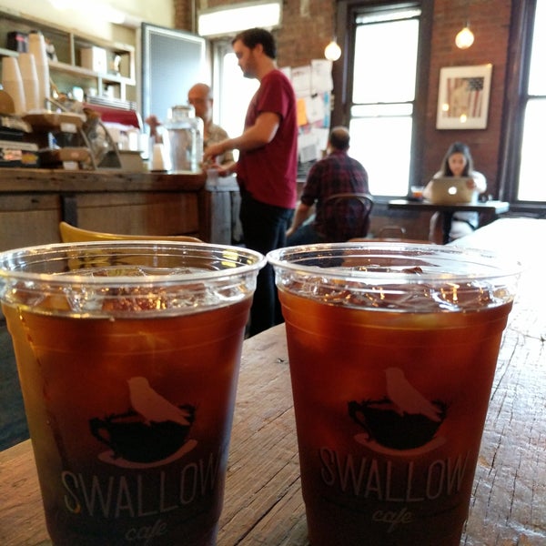 6/19/2017 tarihinde Kate F.ziyaretçi tarafından Swallow Café'de çekilen fotoğraf