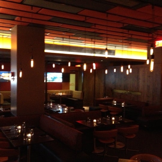 Foto diambil di Cities Restaurant &amp; Lounge oleh Gulay K. pada 10/31/2012