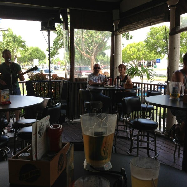 BackStreets Sports Bar Cape Coral'da Spor Barı