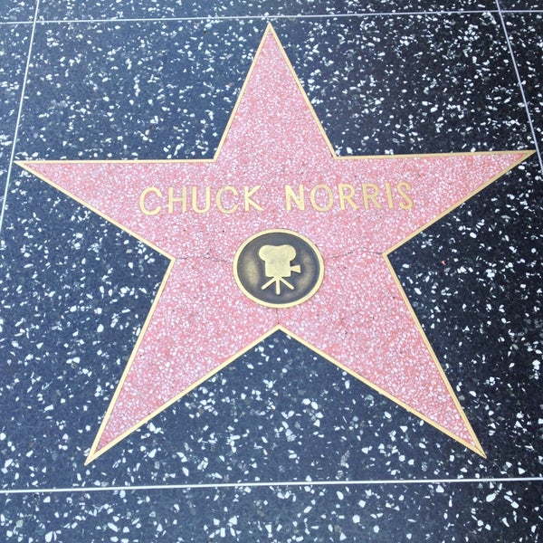 Das Foto wurde bei Hollywood Walk of Fame von Victor P. am 4/28/2013 aufgenommen