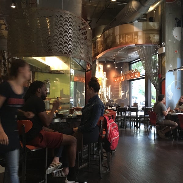 8/29/2017 tarihinde Kratai K.ziyaretçi tarafından Union Sushi + Barbeque Bar'de çekilen fotoğraf