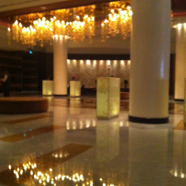 Das Foto wurde bei Renaissance Doha City Center Hotel von Shosho💚💚🇸🇦🇸🇦 F. am 6/18/2014 aufgenommen