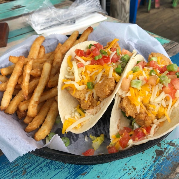 Foto tomada en Toasted Monkey Beach Bar  por Johnny W. el 4/9/2019