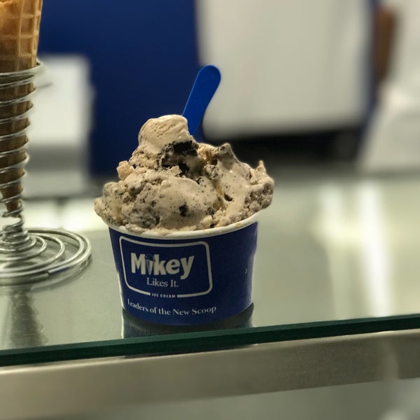 Photo taken at Mikey Likes It Ice Cream by Johnny W. on 9/2/2017