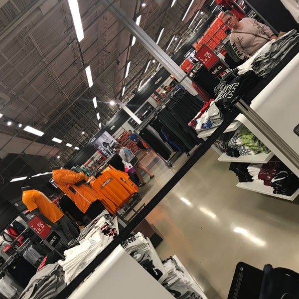 opry mills nike outlet