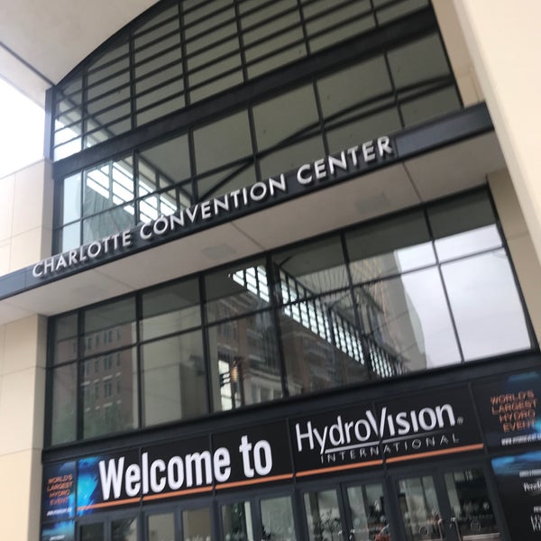 รูปภาพถ่ายที่ Charlotte Convention Center โดย Nick S. เมื่อ 6/27/2018