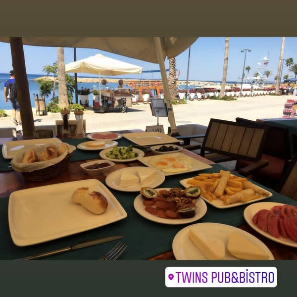 Twins pub. Twins pub. Twins pub. Twins pub. Twins pub.