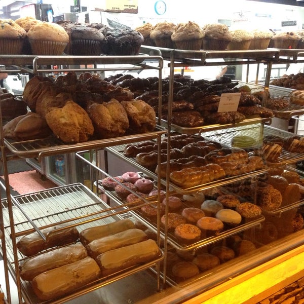 Peterson's Donut Corner Donut Shop in Central Escondido