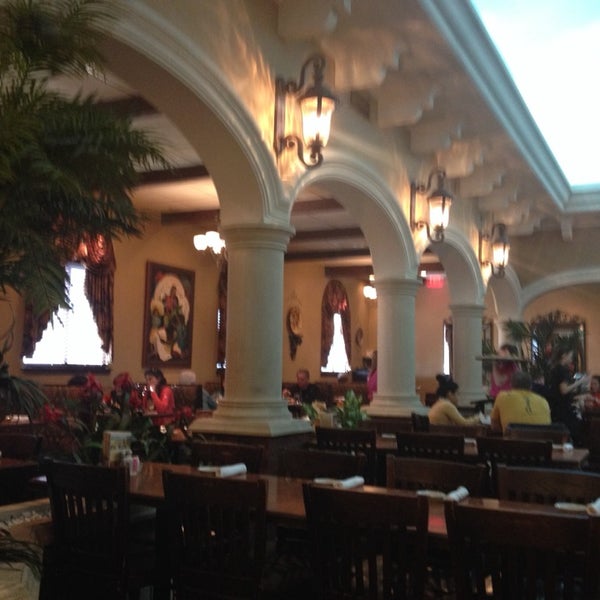 Foto scattata a Abuelo&#39;s Mexican Restaurant da Marian K. il 2/15/2014