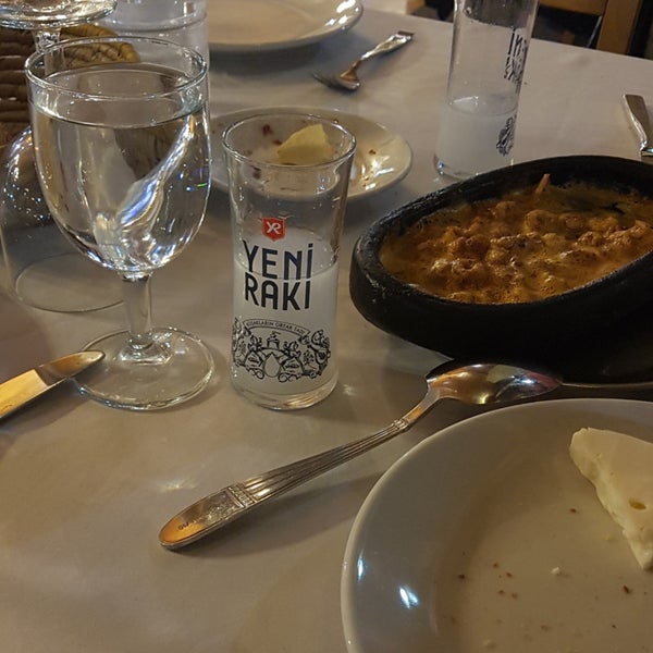 Das Foto wurde bei Acar Restaurant von Akın . am 12/27/2017 aufgenommen