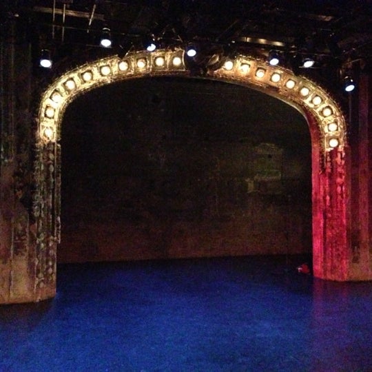 Foto diambil di Southern Theater oleh Richard F. pada 12/1/2012