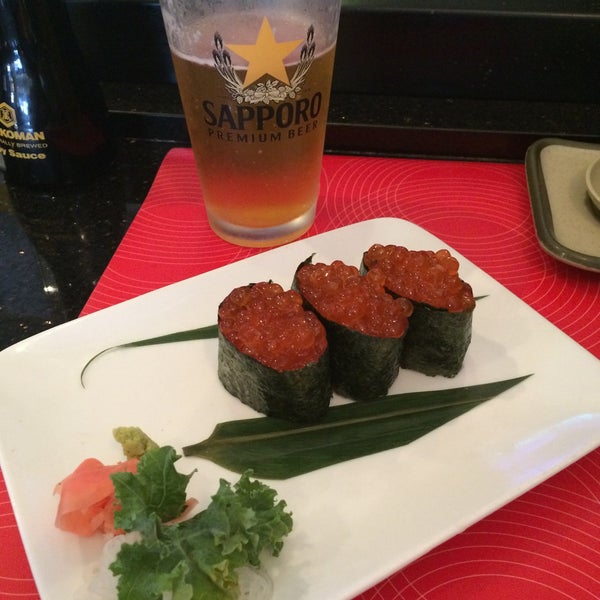 Foto tirada no(a) Sushi Cafe &amp; Shilla Korean Restaurant por Tatiana. 🍸🍋☕️✈️ em 11/4/2015