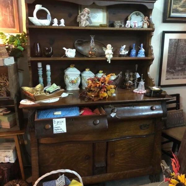 Photo taken at Second Chances Antiques and Treasures by Rodney Leeann G. on 9/10/2018