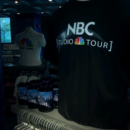 รูปภาพถ่ายที่ The Tour at NBC Studios โดย Todd S. เมื่อ 9/21/2012