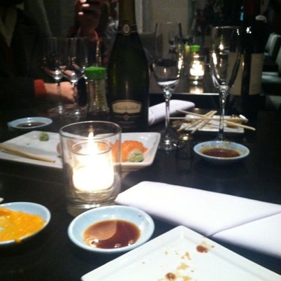 Foto scattata a Koi Restaurant da Oksana il 10/30/2012