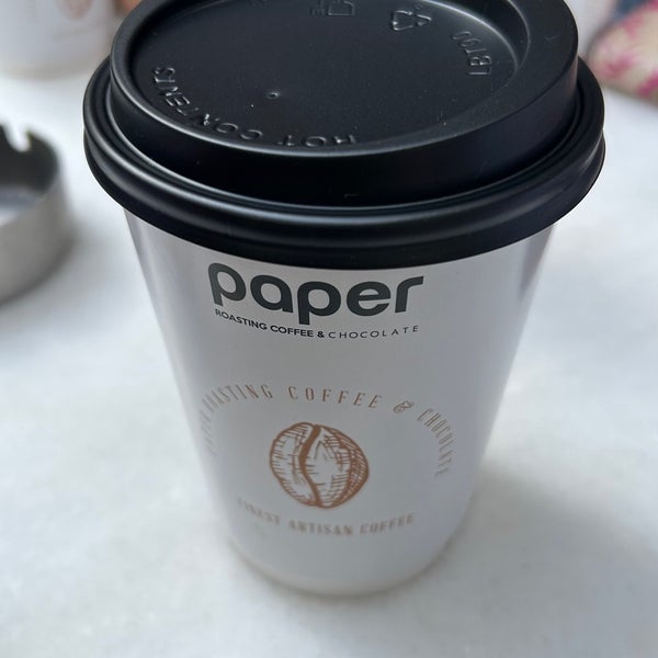Foto tirada no(a) Paper Roasting Coffee &amp; Chocolate por Pelin Ö. em 10/2/2023