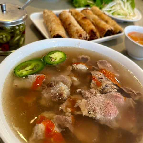 Снимок сделан в Golden Deli Vietnamese Restaurant пользователем bOn 11/24/2023
