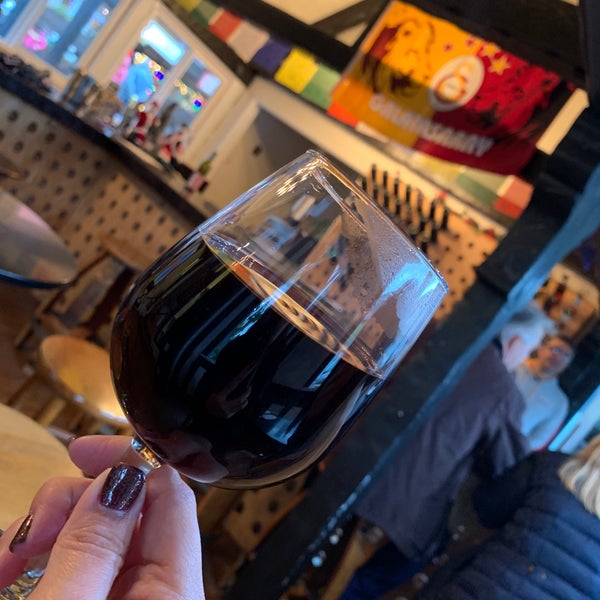 Photo prise au Sevtap Tasting Room par bOn le12/22/2019