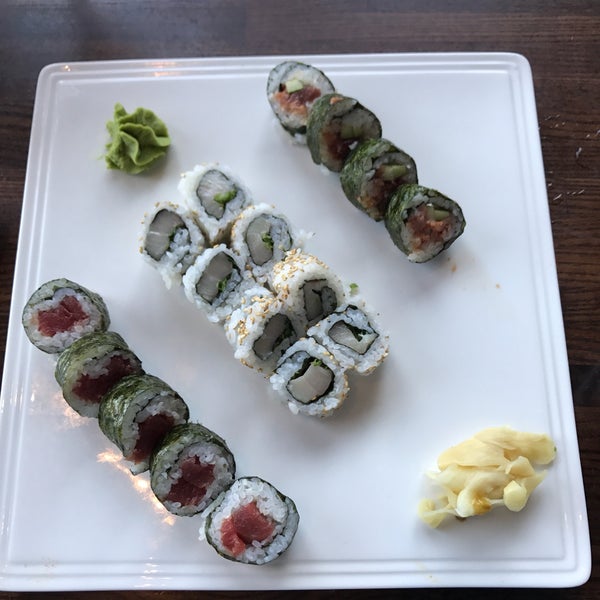 7/31/2017 tarihinde Chuck S.ziyaretçi tarafından Blue Sushi Sake Grill'de çekilen fotoğraf