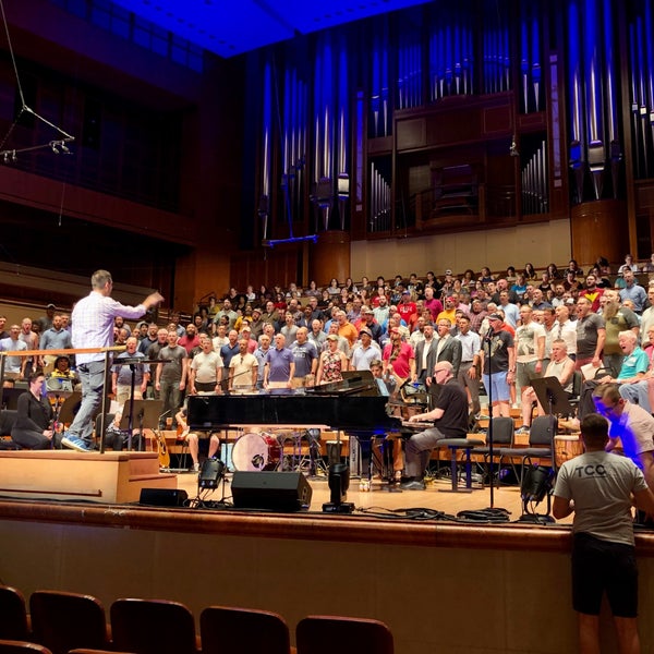 Foto diambil di Morton H. Meyerson Symphony Center oleh Chuck S. pada 9/26/2019