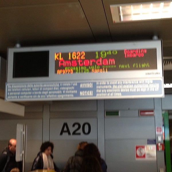 Gate A20 Airport Gate in Piano 1