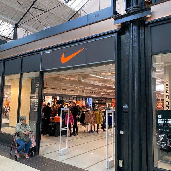 swindon outlet nike