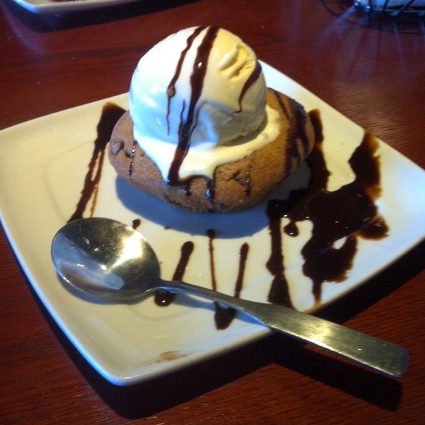Photo taken at Red Lobster by Cristy T. on 2/15/2014