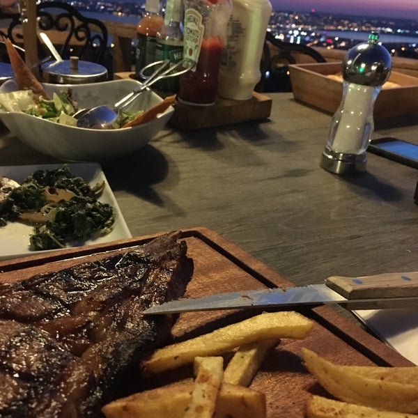 Foto tirada no(a) Meatlounge Steakhouse por Captain⚓️⚓️⚓️⛴ em 7/15/2018