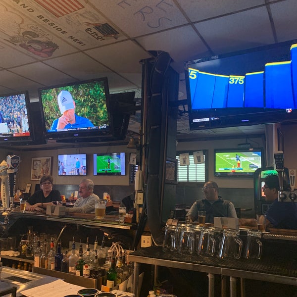 Photo taken at Grunions Sports Bar &amp; Grill by Rose P. on 3/12/2020