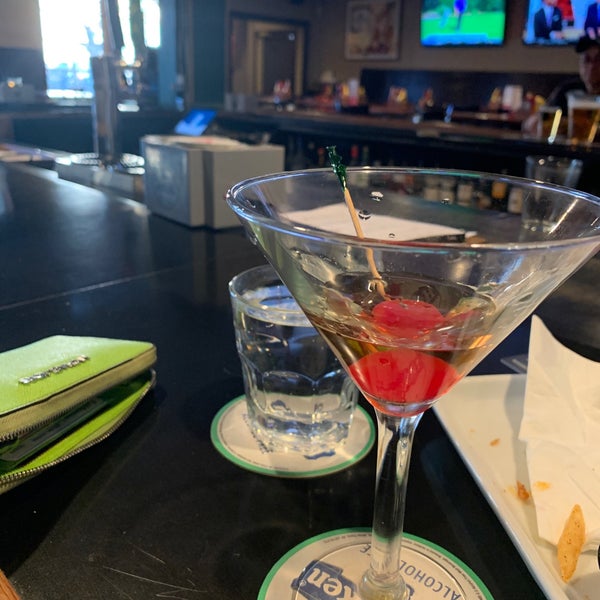 Photo taken at Grunions Sports Bar &amp; Grill by Rose P. on 2/4/2020