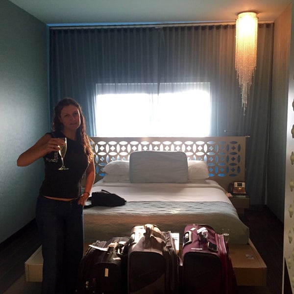 Das Foto wurde bei Dream South Beach Hotel von Francisco José D. am 6/20/2016 aufgenommen