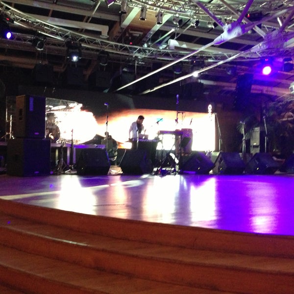 4/12/2013にDmitry D.がКонцерт-холл «Сади Перемоги»で撮った写真