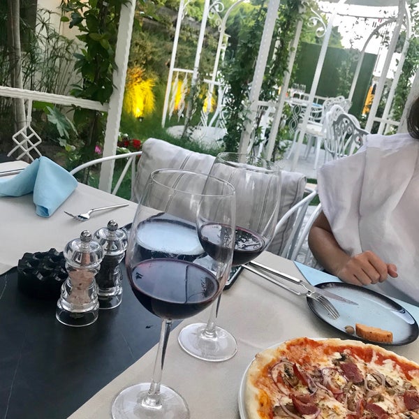 Foto scattata a Felicita Fine Dining Restaurant da Dilara il 7/19/2019