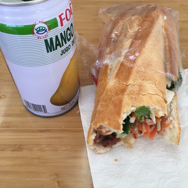 Great place for beef Bahn Mi and mango juice.