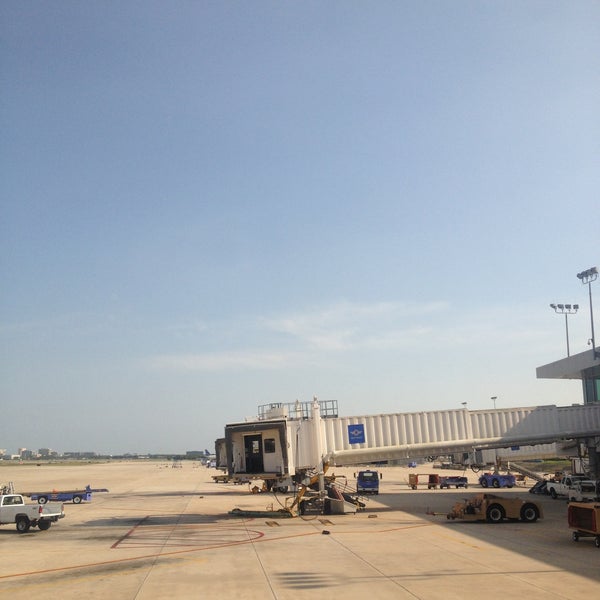 Foto tomada en Aeropuerto Internacional de Tampa (TPA)  por Imran A. el 4/25/2013