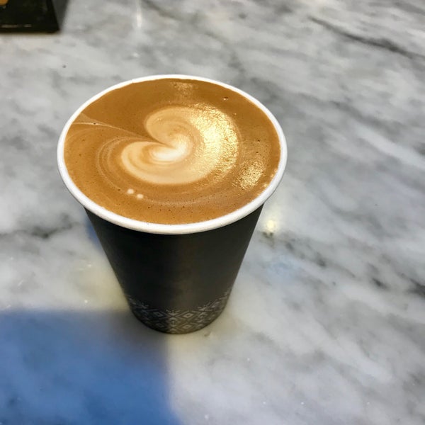 4/12/2018 tarihinde Jenny L.ziyaretçi tarafından Peet&#39;s Coffee &amp; Tea'de çekilen fotoğraf