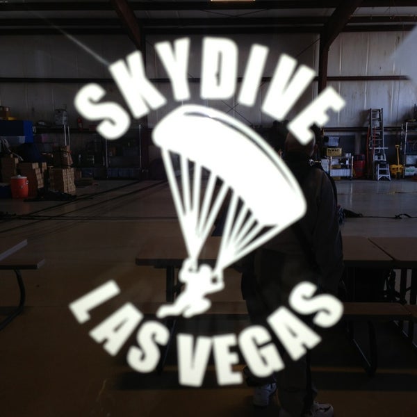 Foto tomada en Skydive Las Vegas  por Clayton L. el 5/29/2013
