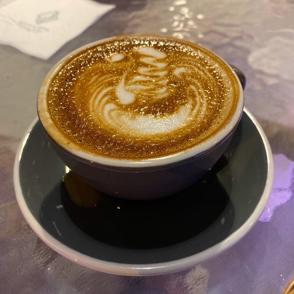 Снимок сделан в J Cafe Specialty Coffee пользователем Rezgo 11/3/2019
